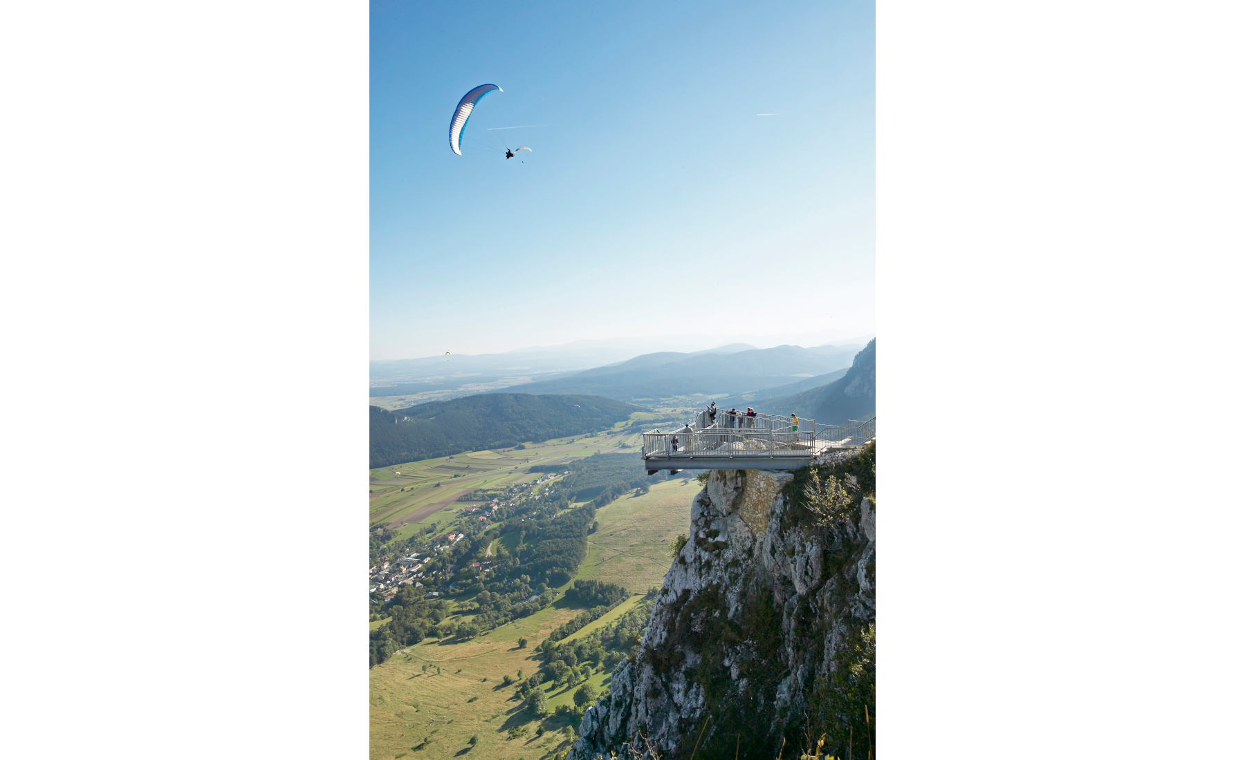 Ob Rax-Seilbahn, Stift Melk, Schallaburg oder Hohe Wand (Foto) – in Niederösterreich gibt es für Groß und Klein viel zu entdecken.