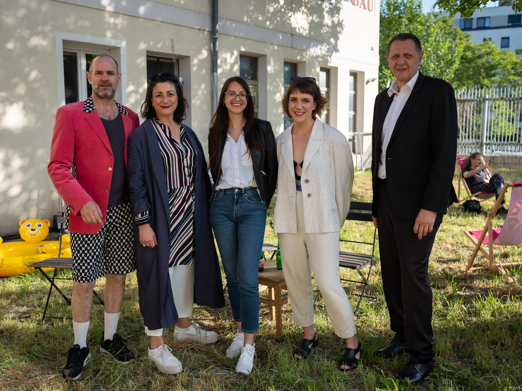 (v. l.) Philippe Riéra (Bears in the Park), Veronica Kaup-Hasler (Kulturstadträtin), Ewa Samel (Gemeinderätin), Charlotte Bastam (Bears in the Park), Thomas Steinhart (Bezirksvorsteher Simmering)