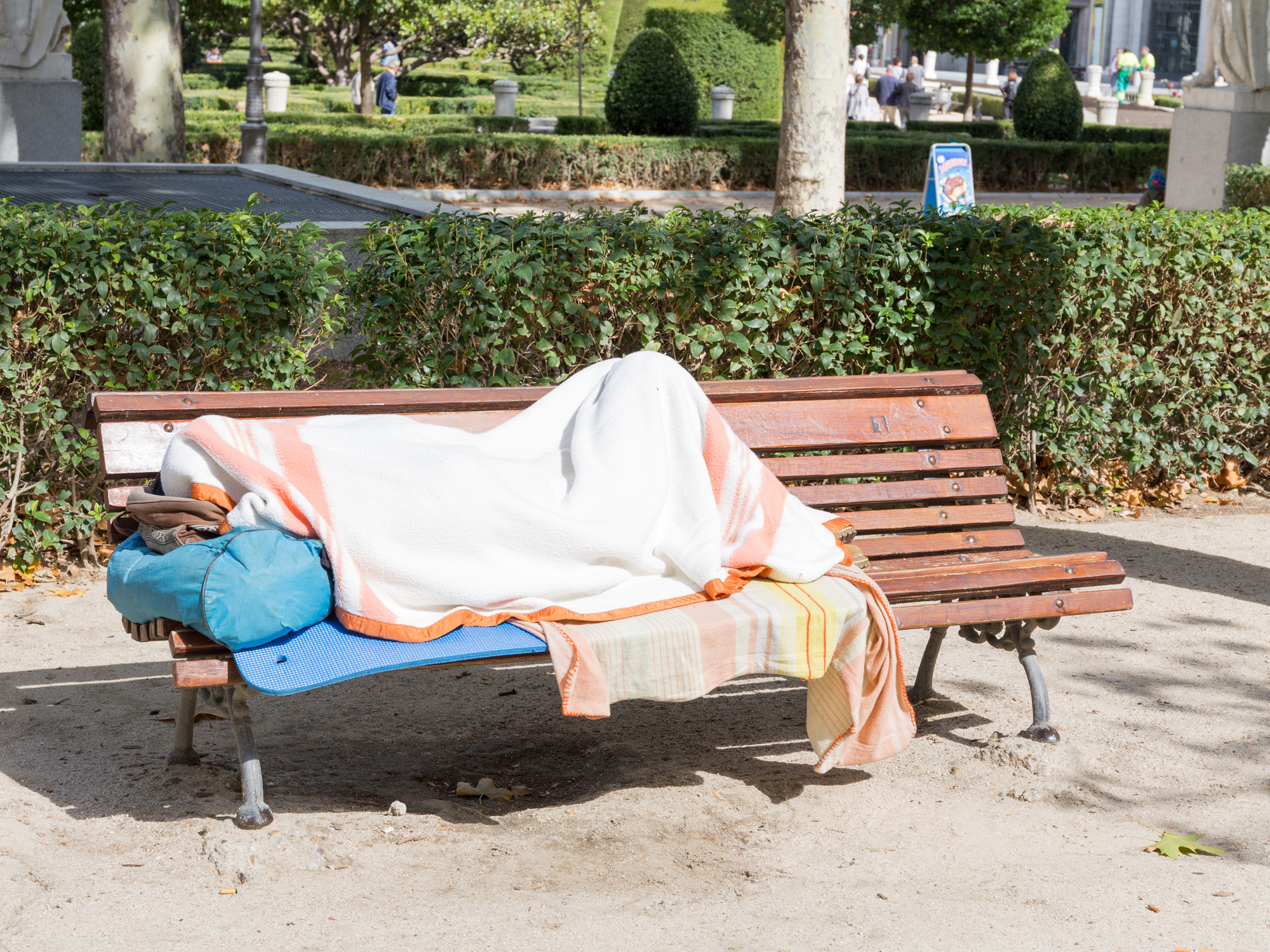 Schutzlos in der Sonne: Caritas ruft zur Unterstützung auf!