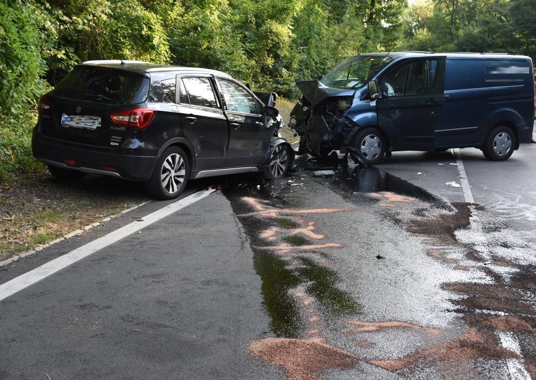 Hernals: Autounfall mit zwei Schwerverletzten