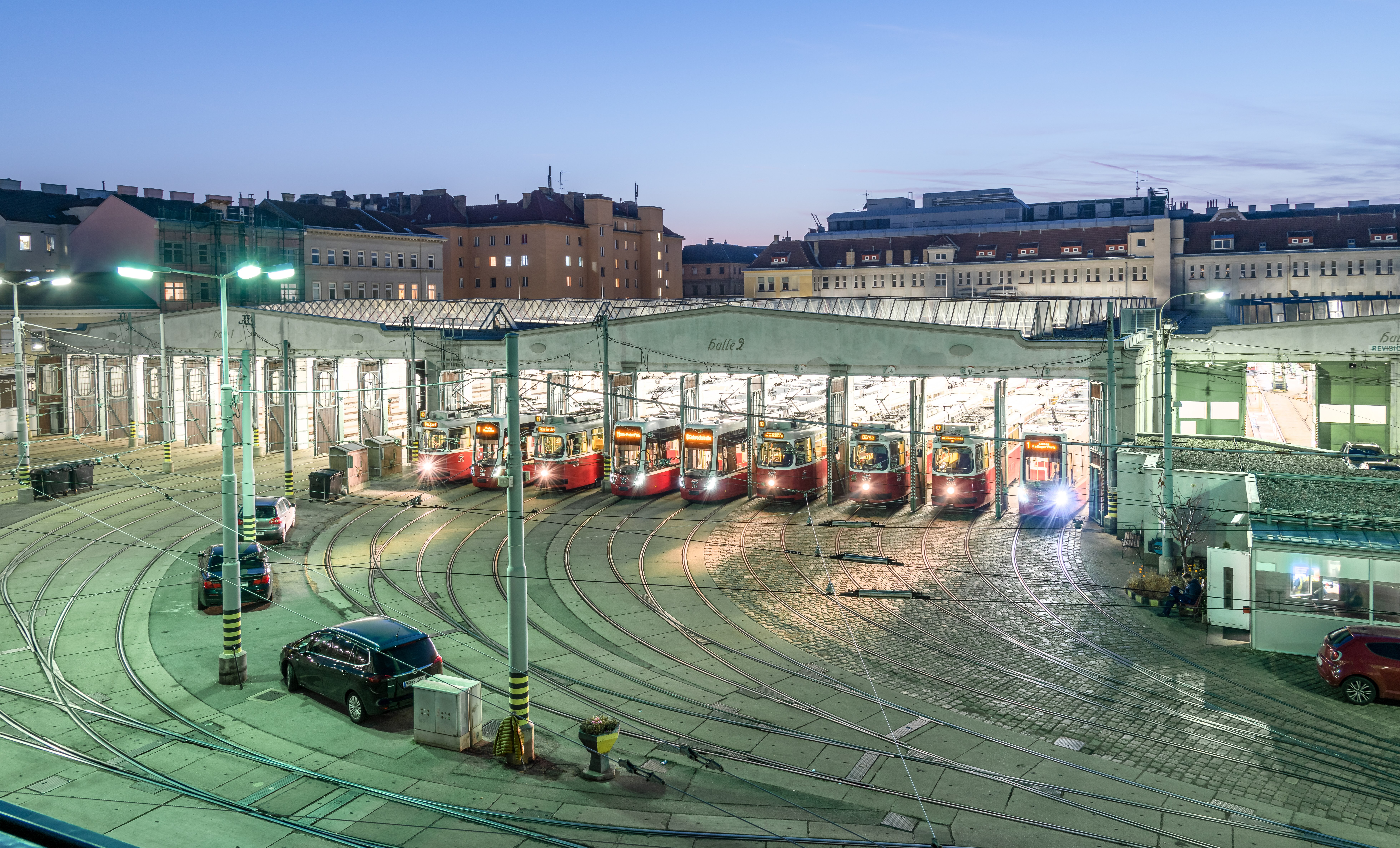 Die Remise der Wiener Linien in Kagran wird in den kommenden zehn Jahren erweitert, eine Fläche von 20.000 m² begrünt sowie rund 900 Wohnungen neu errichtet.