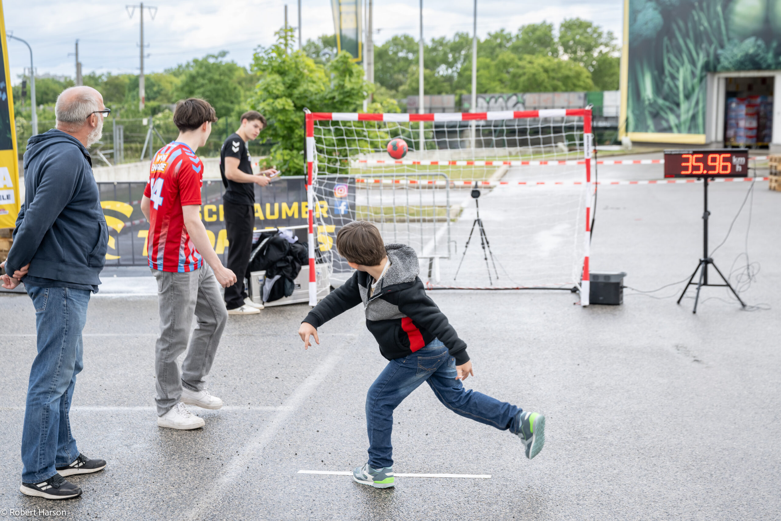 Talente gesucht: Auftakt in Simmering zu BILLA Grätzel Spielen