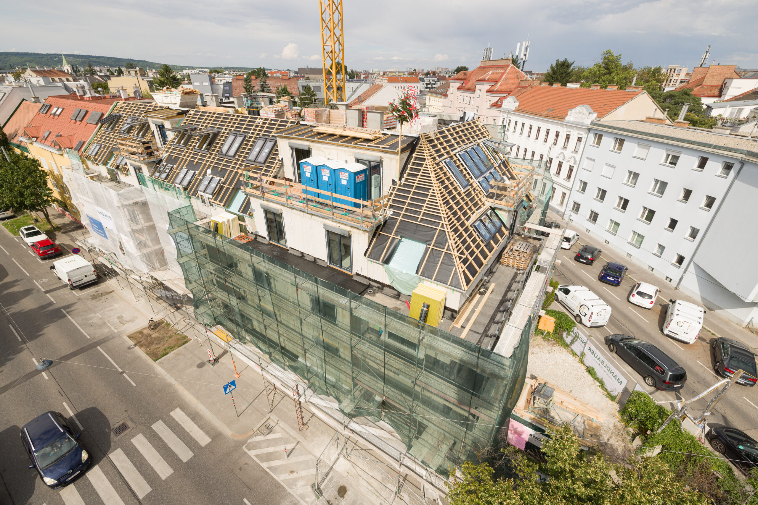 Dachgleiche erreicht: 24 geförderte Mietwohnungen in Floridsdorf